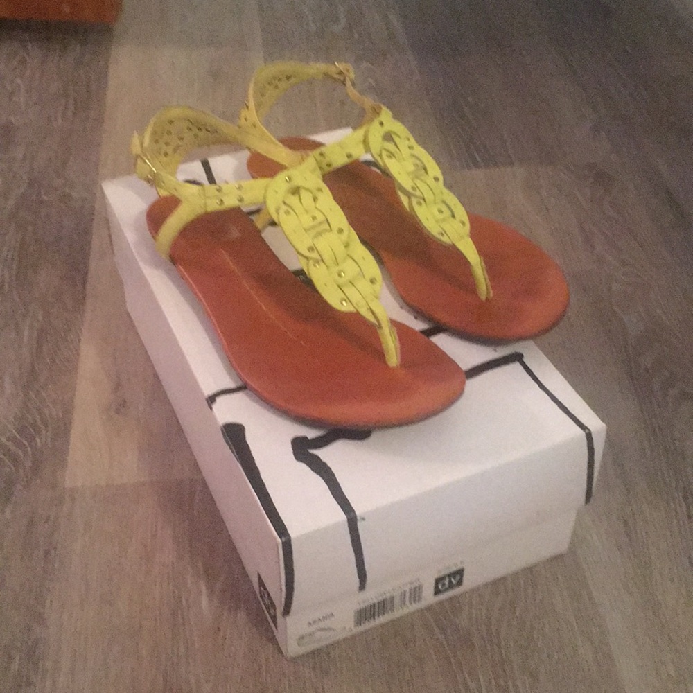 DV dolce vita neon sandals. Size 6.5